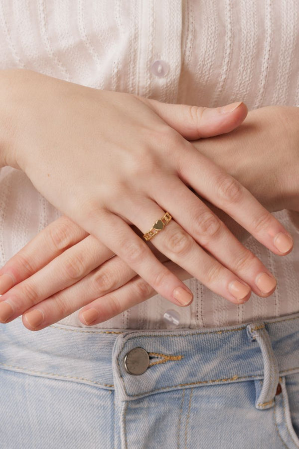 Anillo cadena corazon dorado