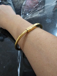 Lock bracelet gold
